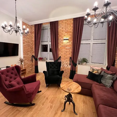 Brick Castle - Helga * Wrocław