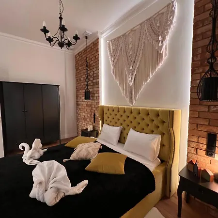 Brick Castle - Helga Apartamento *